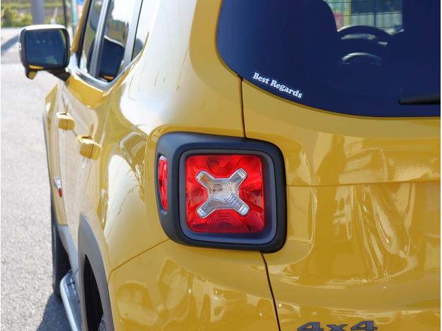 ジープ・レネゲード トレイルホーク　４ＷＤ　純正オーディオ　ポータブルナビ　ＴＶ　ＥＴＣ　バックカメラ　Ｂｌｕｅｔｏｏｔｈオーディオ　社外サイドステップ　クルーズコントロール（16枚目）