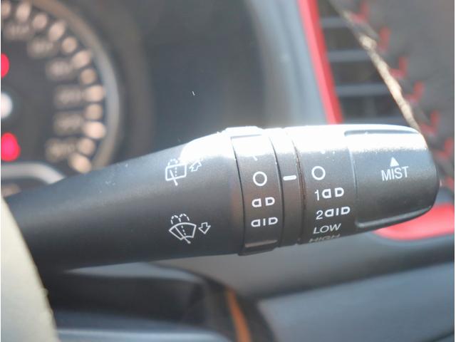 ジープ・レネゲード トレイルホーク　４ＷＤ　純正オーディオ　ポータブルナビ　ＴＶ　ＥＴＣ　バックカメラ　Ｂｌｕｅｔｏｏｔｈオーディオ　社外サイドステップ　クルーズコントロール（28枚目）