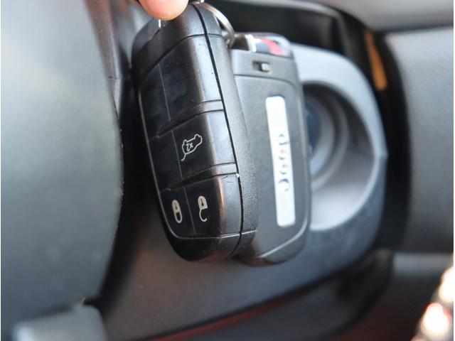 ジープ・レネゲード トレイルホーク　４ＷＤ　純正オーディオ　ポータブルナビ　ＴＶ　ＥＴＣ　バックカメラ　Ｂｌｕｅｔｏｏｔｈオーディオ　社外サイドステップ　クルーズコントロール（30枚目）