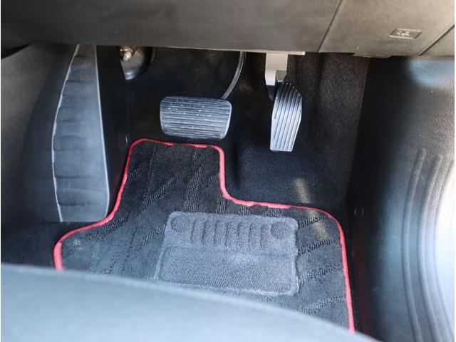 ジープ・レネゲード トレイルホーク　４ＷＤ　純正オーディオ　ポータブルナビ　ＴＶ　ＥＴＣ　バックカメラ　Ｂｌｕｅｔｏｏｔｈオーディオ　社外サイドステップ　クルーズコントロール（31枚目）