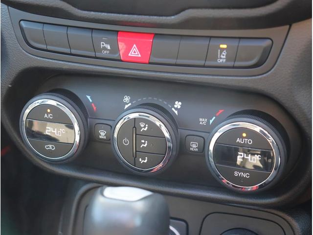 ジープ・レネゲード トレイルホーク　４ＷＤ　純正オーディオ　ポータブルナビ　ＴＶ　ＥＴＣ　バックカメラ　Ｂｌｕｅｔｏｏｔｈオーディオ　社外サイドステップ　クルーズコントロール（44枚目）