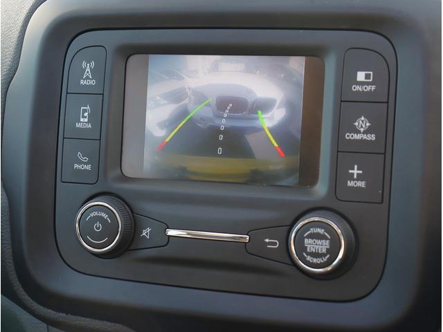 ジープ・レネゲード トレイルホーク　４ＷＤ　純正オーディオ　ポータブルナビ　ＴＶ　ＥＴＣ　バックカメラ　Ｂｌｕｅｔｏｏｔｈオーディオ　社外サイドステップ　クルーズコントロール（46枚目）