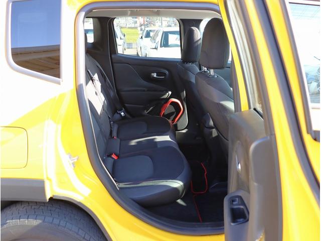 ジープ・レネゲード トレイルホーク　４ＷＤ　純正オーディオ　ポータブルナビ　ＴＶ　ＥＴＣ　バックカメラ　Ｂｌｕｅｔｏｏｔｈオーディオ　社外サイドステップ　クルーズコントロール（50枚目）