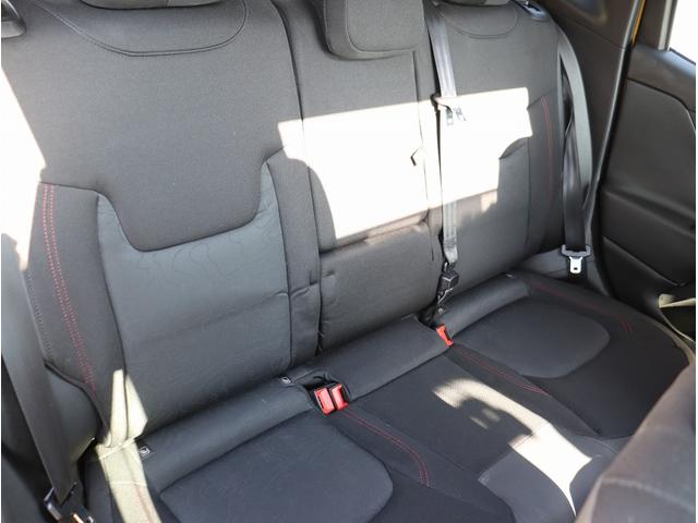 ジープ・レネゲード トレイルホーク　４ＷＤ　純正オーディオ　ポータブルナビ　ＴＶ　ＥＴＣ　バックカメラ　Ｂｌｕｅｔｏｏｔｈオーディオ　社外サイドステップ　クルーズコントロール（51枚目）