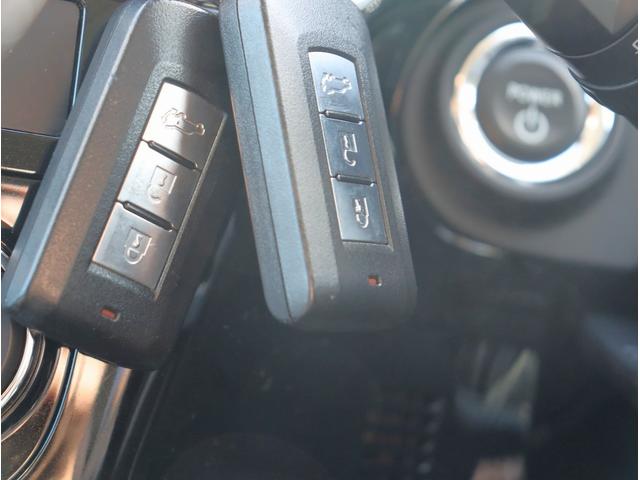 アウトランダーＰＨＥＶ Ｇナビパッケージ　ナビ　フルセグＴＶ　ＥＴＣ　バックカメラ　Ｂｌｕｅｔｏｏｔｈオーディオ　デュアルエアコン　電動リアゲート　電動格納ミラー　パワーステアリング　パワーウィンドウ（33枚目）