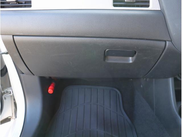 アウトランダーＰＨＥＶ Ｇナビパッケージ　ナビ　フルセグＴＶ　ＥＴＣ　バックカメラ　Ｂｌｕｅｔｏｏｔｈオーディオ　デュアルエアコン　電動リアゲート　電動格納ミラー　パワーステアリング　パワーウィンドウ（37枚目）