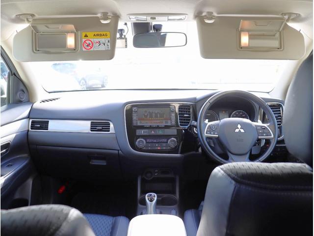 アウトランダーＰＨＥＶ Ｇナビパッケージ　ナビ　フルセグＴＶ　ＥＴＣ　バックカメラ　Ｂｌｕｅｔｏｏｔｈオーディオ　デュアルエアコン　電動リアゲート　電動格納ミラー　パワーステアリング　パワーウィンドウ（40枚目）