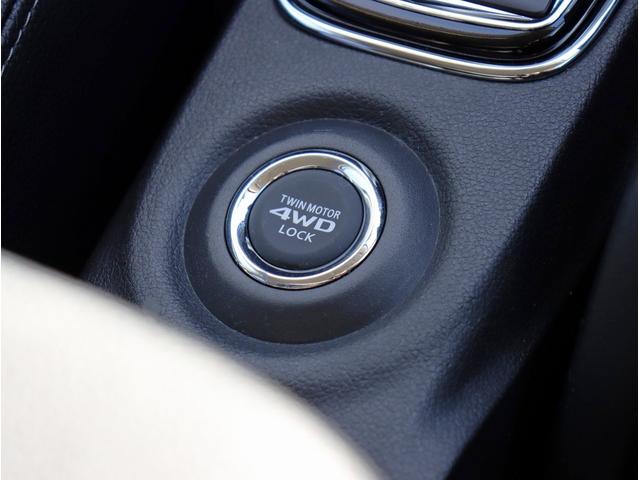 アウトランダーＰＨＥＶ Ｇナビパッケージ　ナビ　フルセグＴＶ　ＥＴＣ　バックカメラ　Ｂｌｕｅｔｏｏｔｈオーディオ　デュアルエアコン　電動リアゲート　電動格納ミラー　パワーステアリング　パワーウィンドウ（42枚目）