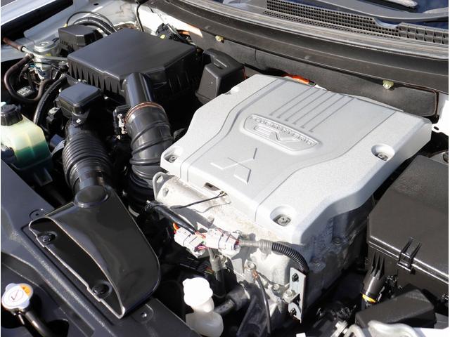 アウトランダーＰＨＥＶ Ｇナビパッケージ　ナビ　フルセグＴＶ　ＥＴＣ　バックカメラ　Ｂｌｕｅｔｏｏｔｈオーディオ　デュアルエアコン　電動リアゲート　電動格納ミラー　パワーステアリング　パワーウィンドウ（65枚目）