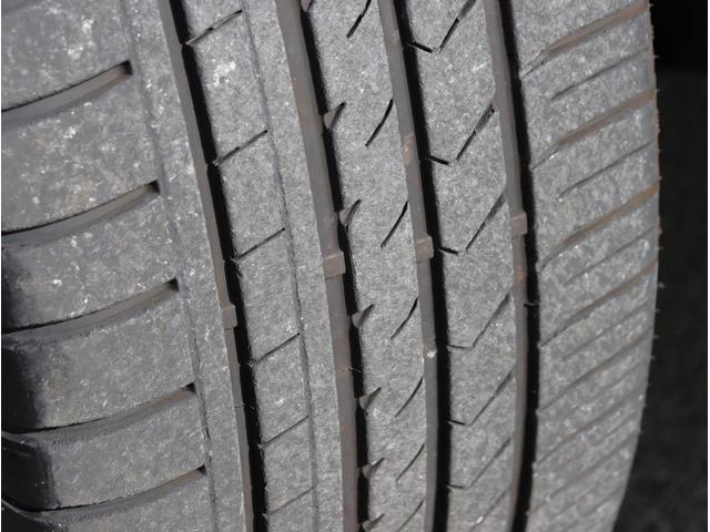 アウトランダーＰＨＥＶ Ｇナビパッケージ　ナビ　フルセグＴＶ　ＥＴＣ　バックカメラ　Ｂｌｕｅｔｏｏｔｈオーディオ　デュアルエアコン　電動リアゲート　電動格納ミラー　パワーステアリング　パワーウィンドウ（66枚目）