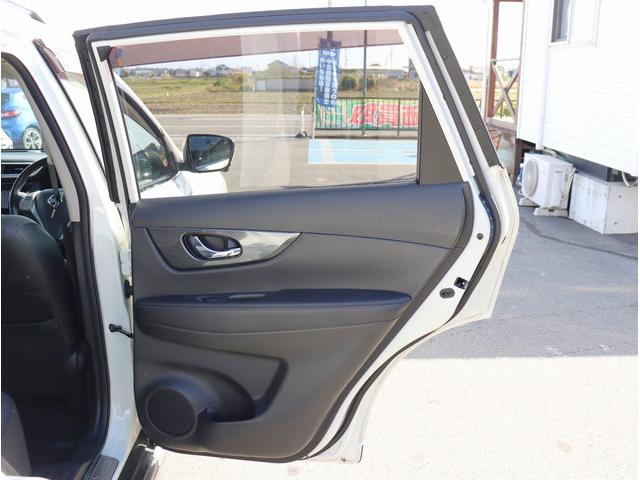 エクストレイル ２０Ｘ　ブラックエクストリーマーＸ　サンルーフ　４ＷＤ　純正ナビ　フルセグＴＶ　ビルトインＥＴＣ　全周囲カメラ　Ｂｌｕｅｔｏｏｔｈオーディオ　シートヒーター　エマージェンシーブレーキ　電動格納ミラー　パワーステアリング　パワーウィンドウ（50枚目）