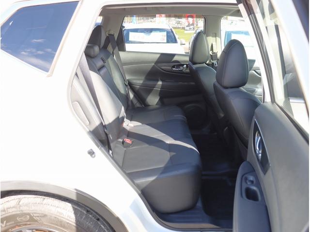 エクストレイル ２０Ｘ　ブラックエクストリーマーＸ　サンルーフ　４ＷＤ　純正ナビ　フルセグＴＶ　ビルトインＥＴＣ　全周囲カメラ　Ｂｌｕｅｔｏｏｔｈオーディオ　シートヒーター　エマージェンシーブレーキ　電動格納ミラー　パワーステアリング　パワーウィンドウ（51枚目）