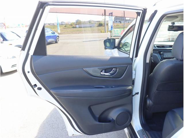 エクストレイル ２０Ｘ　ブラックエクストリーマーＸ　サンルーフ　４ＷＤ　純正ナビ　フルセグＴＶ　ビルトインＥＴＣ　全周囲カメラ　Ｂｌｕｅｔｏｏｔｈオーディオ　シートヒーター　エマージェンシーブレーキ　電動格納ミラー　パワーステアリング　パワーウィンドウ（53枚目）