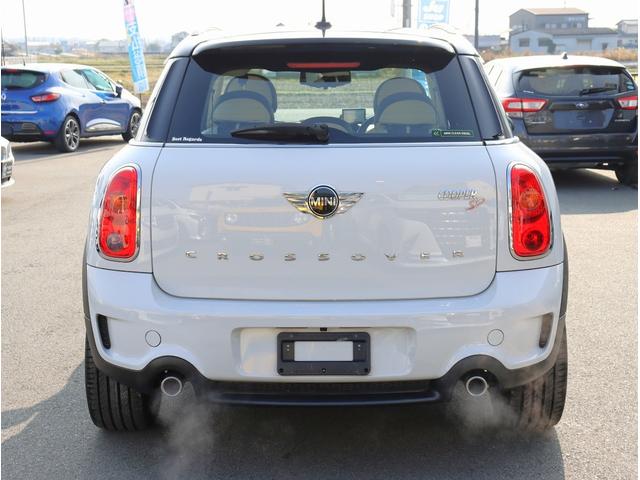 ＭＩＮＩ クーパーＳＤ　クロスオーバー　ＥＴＣ　バックカメラ　ＣＤ　ルーフレール　パドルシフト　オートエアコン　ステアリングリモコン　電動格納ミラー　パワーステアリング　パワーウィンドウ（8枚目）