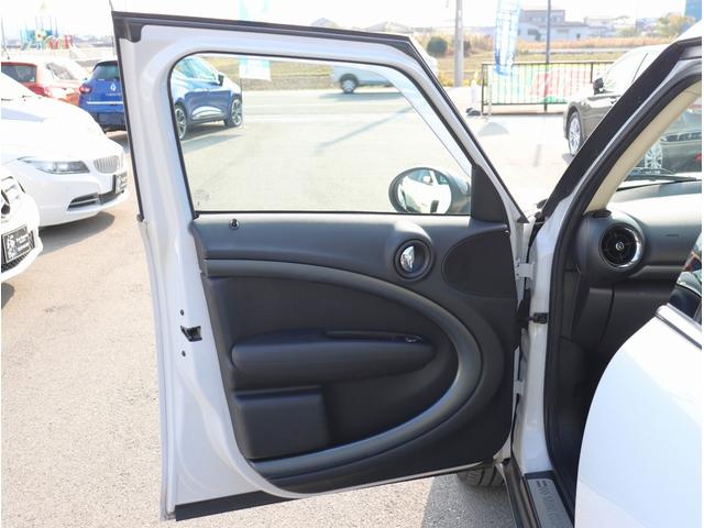 ＭＩＮＩ クーパーＳＤ　クロスオーバー　ＥＴＣ　バックカメラ　ＣＤ　ルーフレール　パドルシフト　オートエアコン　ステアリングリモコン　電動格納ミラー　パワーステアリング　パワーウィンドウ（31枚目）