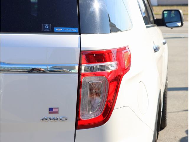 エクスプローラー リミテッド　４ＷＤ　サンルーフ　社外ナビ　ＴＶ　ＥＴＣ　バックカメラ　Ｂｌｕｅｔｏｏｔｈオーディオ　パワーシート　シートヒーター　シートエアコン　レザーシート（17枚目）