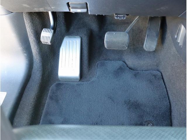 エクスプローラー リミテッド　４ＷＤ　サンルーフ　社外ナビ　ＴＶ　ＥＴＣ　バックカメラ　Ｂｌｕｅｔｏｏｔｈオーディオ　パワーシート　シートヒーター　シートエアコン　レザーシート（31枚目）