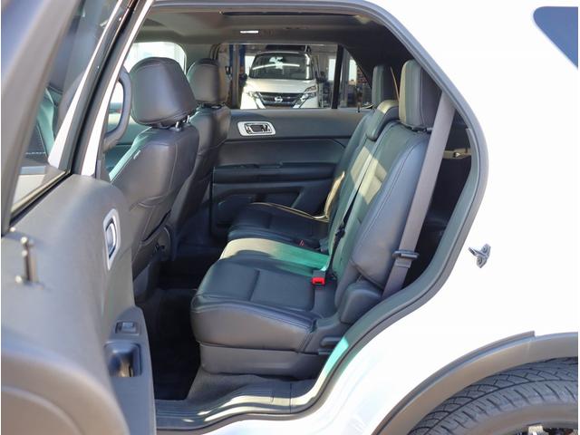 エクスプローラー リミテッド　４ＷＤ　サンルーフ　社外ナビ　ＴＶ　ＥＴＣ　バックカメラ　Ｂｌｕｅｔｏｏｔｈオーディオ　パワーシート　シートヒーター　シートエアコン　レザーシート（55枚目）