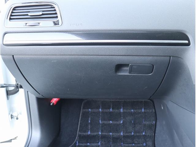 ゴルフヴァリアント ＴＳＩハイライン　純正ナビ　ＥＴＣ　バックカメラ　Ｂｌｕｅｔｏｏｔｈオーディオ　デュアルエアコン　電動格納ミラー　パワーステアリング　パワーウィンドウ（36枚目）