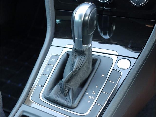 ゴルフヴァリアント ＴＳＩハイライン　純正ナビ　ＥＴＣ　バックカメラ　Ｂｌｕｅｔｏｏｔｈオーディオ　デュアルエアコン　電動格納ミラー　パワーステアリング　パワーウィンドウ（43枚目）