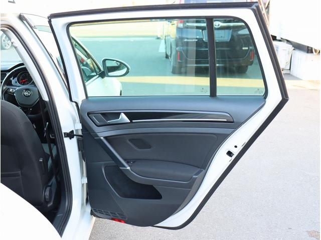 ゴルフヴァリアント ＴＳＩハイライン　純正ナビ　ＥＴＣ　バックカメラ　Ｂｌｕｅｔｏｏｔｈオーディオ　デュアルエアコン　電動格納ミラー　パワーステアリング　パワーウィンドウ（51枚目）