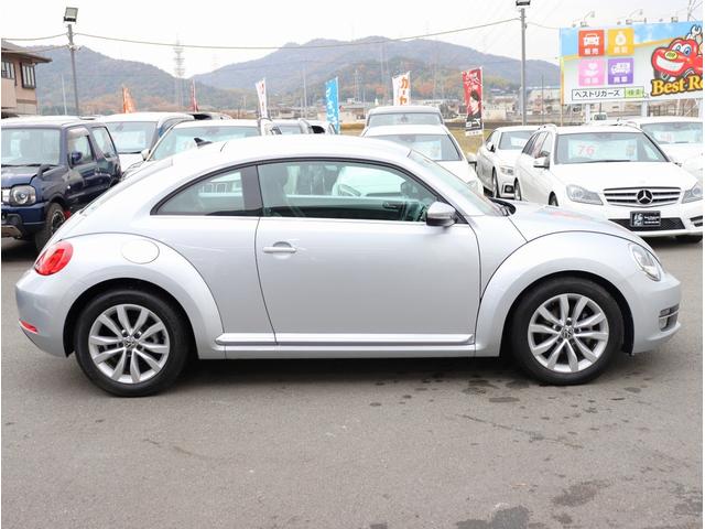 ザ・ビートル デザインレザーパッケージ　純正ナビ　フルセグＴＶ　バックカメラ　Ｂｌｕｅｔｏｏｔｈオーディオ　レザーシート　シートヒーター　クルコン　オートライト　電動格納ミラー（10枚目）