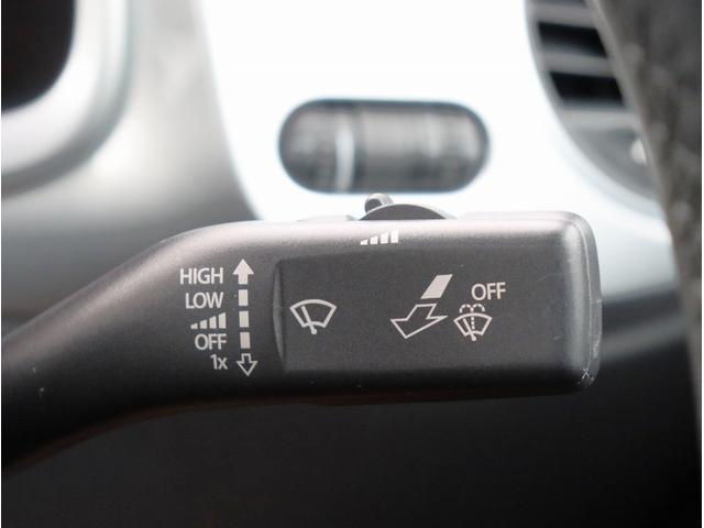 ザ・ビートル デザインレザーパッケージ　純正ナビ　フルセグＴＶ　バックカメラ　Ｂｌｕｅｔｏｏｔｈオーディオ　レザーシート　シートヒーター　クルコン　オートライト　電動格納ミラー（30枚目）