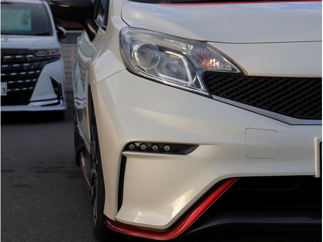 ノート ニスモ　Ｓ　５速ＭＴ　ＴＶ　ＥＴＣ　バックカメラ　柿本マフラー　オートエアコン　ＬＥＤヘッドライト　電動格納ミラー　パワーステアリング　パワーウィンドウ（12枚目）