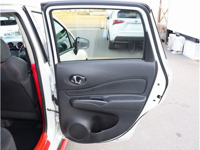 ノート ニスモ　Ｓ　５速ＭＴ　ＴＶ　ＥＴＣ　バックカメラ　柿本マフラー　オートエアコン　ＬＥＤヘッドライト　電動格納ミラー　パワーステアリング　パワーウィンドウ（44枚目）