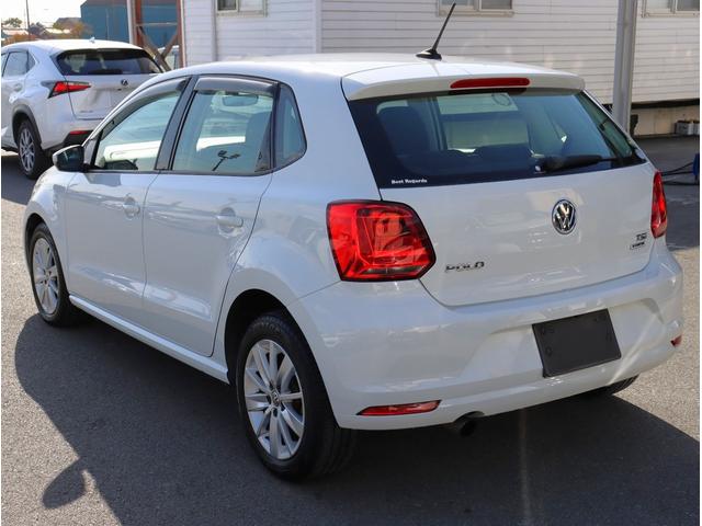 ポロ ＴＳＩコンフォートラインアップグレードパック　純正ナビ　フルセグＴＶ　ＥＴＣ　バックカメラ　Ｂｌｕｅｔｏｏｔｈオーディオ　オートライト　電動格納ミラー　パワーステアリング　パワーウィンドウ（7枚目）