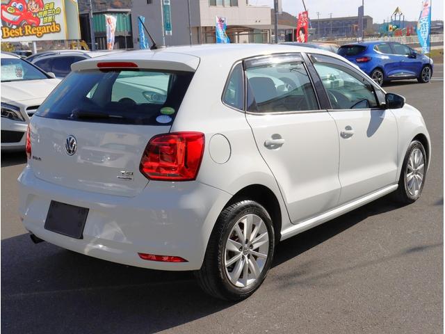 ポロ ＴＳＩコンフォートラインアップグレードパック　純正ナビ　フルセグＴＶ　ＥＴＣ　バックカメラ　Ｂｌｕｅｔｏｏｔｈオーディオ　オートライト　電動格納ミラー　パワーステアリング　パワーウィンドウ（9枚目）