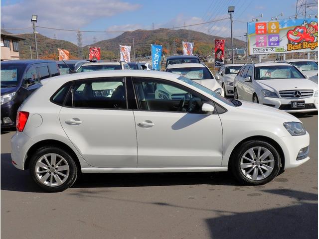 ポロ ＴＳＩコンフォートラインアップグレードパック　純正ナビ　フルセグＴＶ　ＥＴＣ　バックカメラ　Ｂｌｕｅｔｏｏｔｈオーディオ　オートライト　電動格納ミラー　パワーステアリング　パワーウィンドウ（10枚目）