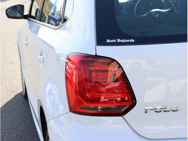 ポロ ＴＳＩコンフォートラインアップグレードパック　純正ナビ　フルセグＴＶ　ＥＴＣ　バックカメラ　Ｂｌｕｅｔｏｏｔｈオーディオ　オートライト　電動格納ミラー　パワーステアリング　パワーウィンドウ（16枚目）