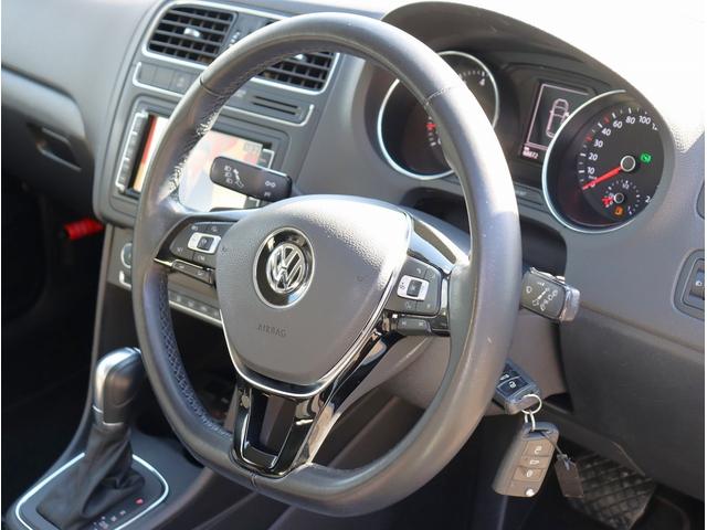 ポロ ＴＳＩコンフォートラインアップグレードパック　純正ナビ　フルセグＴＶ　ＥＴＣ　バックカメラ　Ｂｌｕｅｔｏｏｔｈオーディオ　オートライト　電動格納ミラー　パワーステアリング　パワーウィンドウ（20枚目）