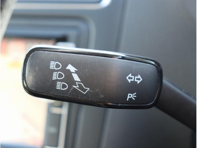 ポロ ＴＳＩコンフォートラインアップグレードパック　純正ナビ　フルセグＴＶ　ＥＴＣ　バックカメラ　Ｂｌｕｅｔｏｏｔｈオーディオ　オートライト　電動格納ミラー　パワーステアリング　パワーウィンドウ（29枚目）