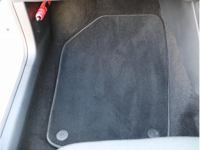 ポロ ＴＳＩコンフォートラインアップグレードパック　純正ナビ　フルセグＴＶ　ＥＴＣ　バックカメラ　Ｂｌｕｅｔｏｏｔｈオーディオ　オートライト　電動格納ミラー　パワーステアリング　パワーウィンドウ（39枚目）