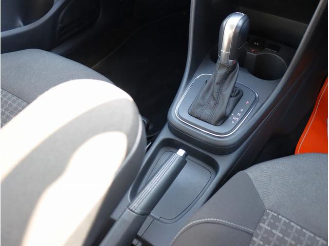 ポロ ＴＳＩコンフォートラインアップグレードパック　純正ナビ　フルセグＴＶ　ＥＴＣ　バックカメラ　Ｂｌｕｅｔｏｏｔｈオーディオ　オートライト　電動格納ミラー　パワーステアリング　パワーウィンドウ（41枚目）