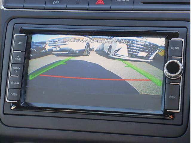 ポロ ＴＳＩコンフォートラインアップグレードパック　純正ナビ　フルセグＴＶ　ＥＴＣ　バックカメラ　Ｂｌｕｅｔｏｏｔｈオーディオ　オートライト　電動格納ミラー　パワーステアリング　パワーウィンドウ（49枚目）