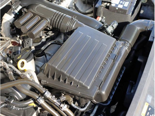 ポロ ＴＳＩコンフォートラインアップグレードパック　純正ナビ　フルセグＴＶ　ＥＴＣ　バックカメラ　Ｂｌｕｅｔｏｏｔｈオーディオ　オートライト　電動格納ミラー　パワーステアリング　パワーウィンドウ（61枚目）