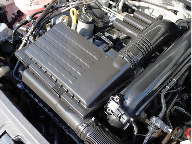 ポロ ＴＳＩコンフォートラインアップグレードパック　純正ナビ　フルセグＴＶ　ＥＴＣ　バックカメラ　Ｂｌｕｅｔｏｏｔｈオーディオ　オートライト　電動格納ミラー　パワーステアリング　パワーウィンドウ（62枚目）