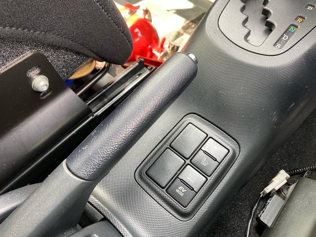 アクア Ｓ　ロールバー　ラリー仕様　運転席フロアヒルアジャストプレート　ドライバーフットレスト　ナビフットレスト　アンダーガードスタンダードタイプ５ｍｍ　フロアガード　タンクガードマッドフラップ（35枚目）