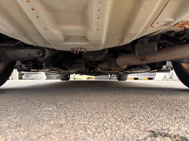 クライスラー・３００Ｃ ３．５　事前故障診断済　保証付　ディーラー車　右ハンドル　カロッツェリアＳＤナビ／フルセグＴＶ／Ｂｌｕｅｔｏｏｔｈ／ＣＤ／ＤＶＤ　バックカメラ　純正アルミホイール　ＥＴＣ　禁煙車（17枚目）