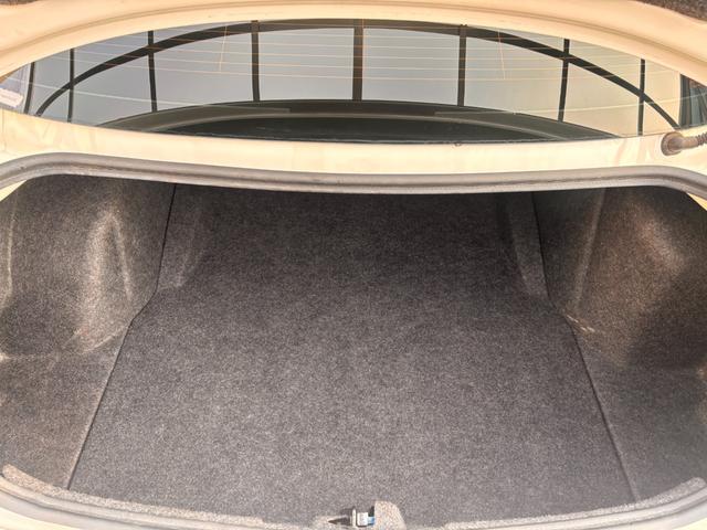 クライスラー・３００Ｃ ３．５　事前故障診断済　保証付　ディーラー車　右ハンドル　カロッツェリアＳＤナビ／フルセグＴＶ／Ｂｌｕｅｔｏｏｔｈ／ＣＤ／ＤＶＤ　バックカメラ　純正アルミホイール　ＥＴＣ　禁煙車（34枚目）