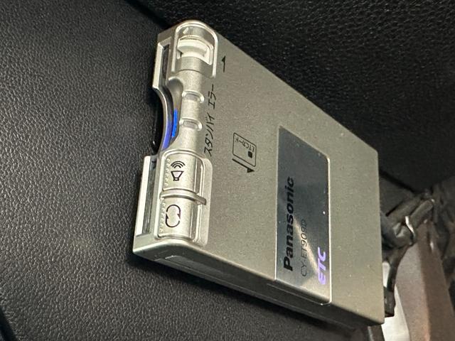 ＭＩＮＩ クーパー　故障診断済み　保証付　禁煙車　前後ドラレコ　ＥＴＣ　ルーフブラック　１５インチアルミホイール　パドルシフト　純正オーディオ　ハロゲンヘッドライト　ヘッドライトレベライザー　オートエアコン　Ｆ＆Ｂフォグ（12枚目）