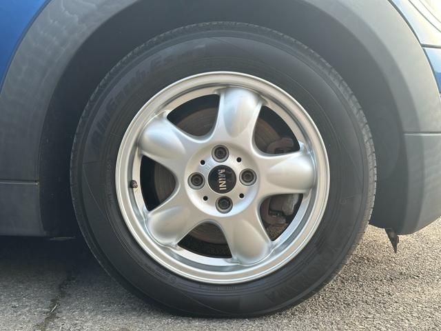 ＭＩＮＩ クーパー　故障診断済み　保証付　禁煙車　前後ドラレコ　ＥＴＣ　ルーフブラック　１５インチアルミホイール　パドルシフト　純正オーディオ　ハロゲンヘッドライト　ヘッドライトレベライザー　オートエアコン　Ｆ＆Ｂフォグ（46枚目）
