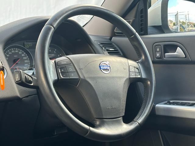 V50 2.0クラシック 事前故障診断済 保証付 純正HDDナビ/フルセグTV ETC ブラックレザーシート&シートヒーター 純正アルミホイール ルーフレール 禁煙車 クルーズコントロール(9枚目)