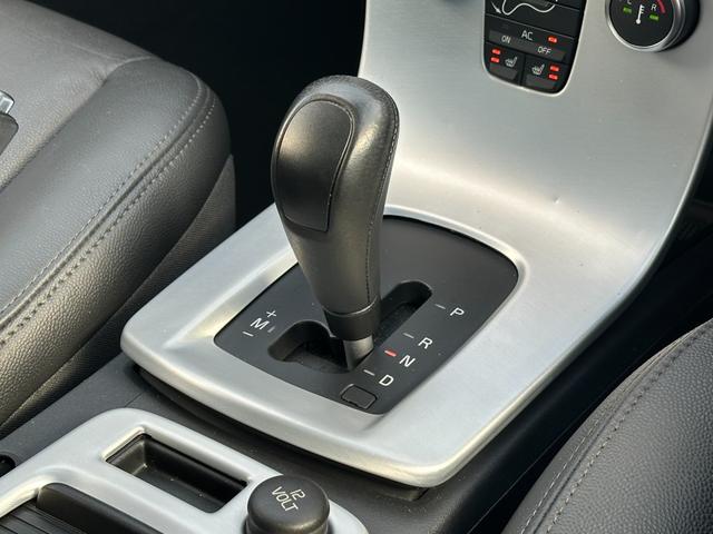 V50 2.0クラシック 事前故障診断済 保証付 純正HDDナビ/フルセグTV ETC ブラックレザーシート&シートヒーター 純正アルミホイール ルーフレール 禁煙車 クルーズコントロール(15枚目)