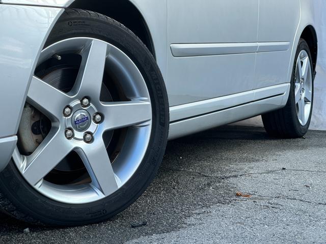 V50 2.0クラシック 事前故障診断済 保証付 純正HDDナビ/フルセグTV ETC ブラックレザーシート&シートヒーター 純正アルミホイール ルーフレール 禁煙車 クルーズコントロール(49枚目)