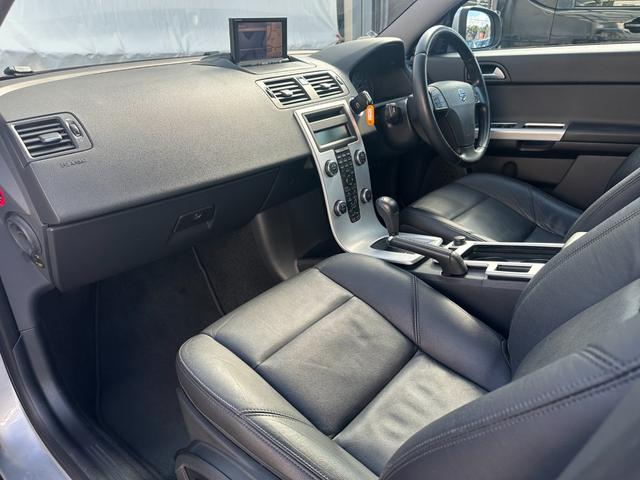 V50 2.0クラシック 事前故障診断済 保証付 純正HDDナビ/フルセグTV ETC ブラックレザーシート&シートヒーター 純正アルミホイール ルーフレール 禁煙車 クルーズコントロール(65枚目)