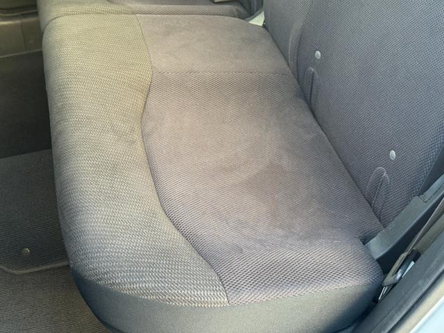 フィットハイブリッド ナビプレミアムセレクション　弊社買取車両　故障診断済　純正ＨＤＤナビ／ワンセグ／ＤＶＤ再生／録音／ＵＳＢ　Ｂカメラ　ビルトインＥＴＣ　前後ドラレコ　パドルシフト　前席シートヒーター　クルコン　ＨＩＤヘッドライト　雹害車（50枚目）